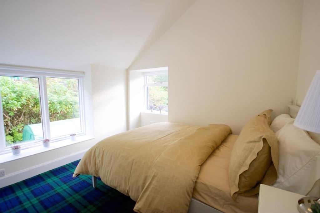 Rossmay House - 4 Bedroom Scottish Villa With Waterfront / Mountain Views Аррочар Экстерьер фото